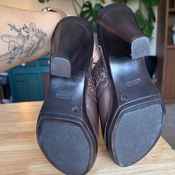 Nurture by Lamaze Brown Leather Mules - “Wyona” - Women’s Size 9.5 - Picture 7 of 8